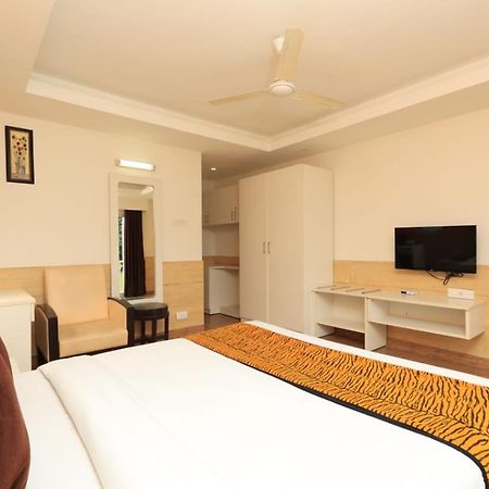 Hotel Broadway Near Delhi Airport Nueva Delhi Exterior foto