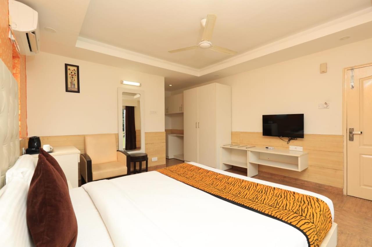 Hotel Broadway Near Delhi Airport Nueva Delhi Exterior foto
